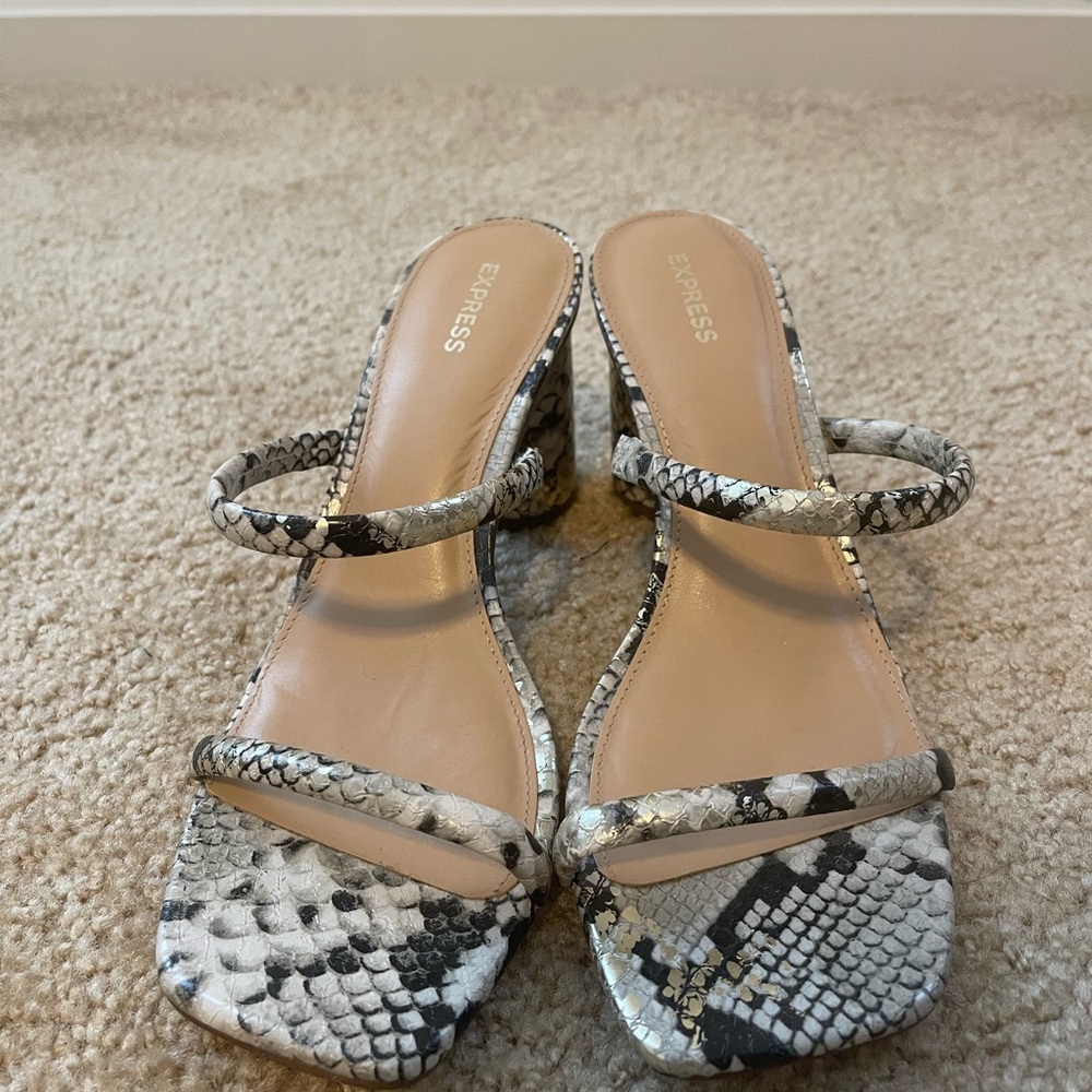 Express Double Strap Sandal - Picture 6 of 9